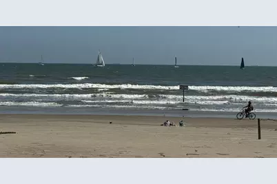 4110 Avenue Q 1/2, Galveston, TX 77550 - Photo 32