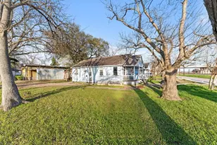 1605 Walnut Ave, Rosenberg, TX 77471 - Photo 2