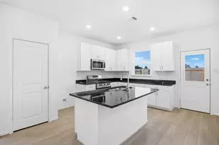 18122 Lone Hl Dr, Hockley, TX 77447 - Photo 2