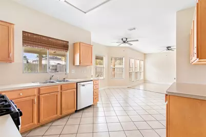 12206 Beacon Tree Court, Humble, TX 77346 - Photo 6