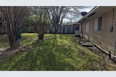 18 S Pin Oak Drive, Texas City, TX 77591 - Photo 2