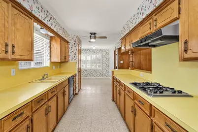 450 Dover Lane, Spring, TX 77373 - Photo 14