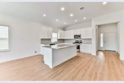3014 King Oaks Street, Baytown, TX 77251 - Photo 6