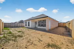 13713 Windward Mist Dr, Texas City, TX 77535 - Photo 32
