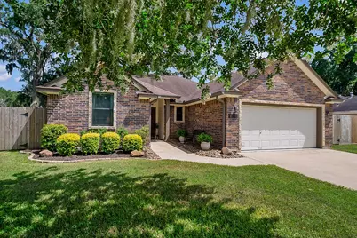 235 Wentworth Drive, West Columbia, TX 77486 - Photo 2