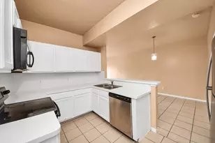 8130 Jutland Rd, Houston, TX 77033 - Photo 20