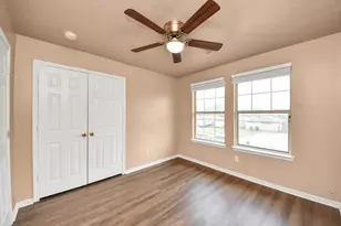 8130 Jutland Rd, Houston, TX 77033 - Photo 32