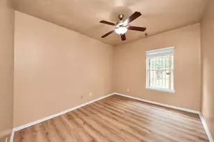 8130 Jutland Rd, Houston, TX 77033 - Photo 24