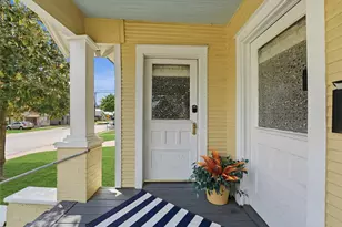 805 E Academy St, Brenham, TX 77833 - Photo 4