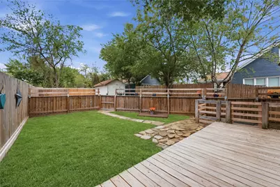 805 E Academy Street, Brenham, TX 77833 - Photo 20