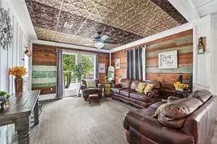 805 E Academy St, Brenham, TX 77833 - Photo 6