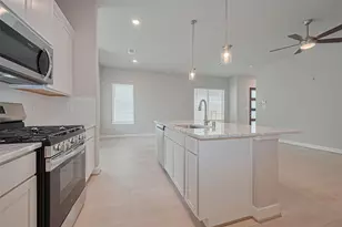 8933 Grovner Pl, Houston, TX 77055 - Photo 10