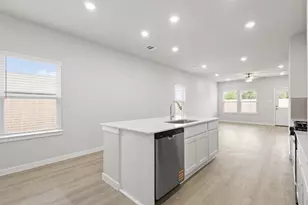 480 Long Br Dr, Dayton, TX 77535 - Photo 6