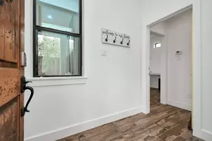 1705 Dunlavy St, Houston, TX 77006 - Photo 2