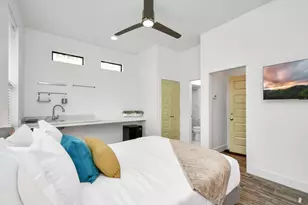 1705 Dunlavy St, Houston, TX 77006 - Photo 4