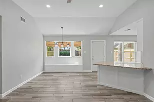 79 Fallshire Dr, The Woodlands, TX 77381 - Photo 4