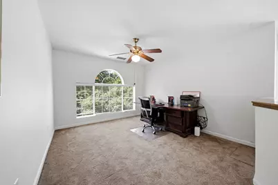 96 E Lakeridge Drive, The Woodlands, TX 77381 - Photo 18