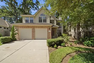 96 E Lakeridge Dr, The Woodlands, TX 77381 - Photo 2