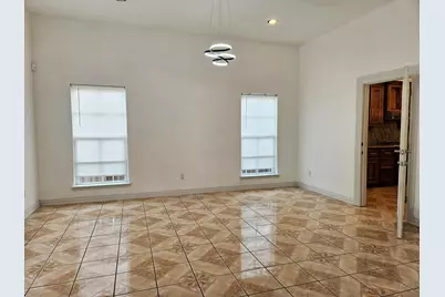 5027 Creekmont Drive, Houston, TX 77091 - Photo 4