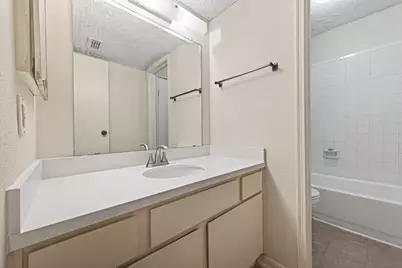 3100 Jeanetta Street #1004, Houston, TX 77063 - Photo 32