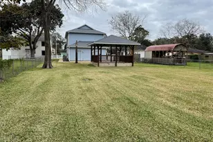 1018 S Booth Ln, Alvin, TX 77511 - Photo 18