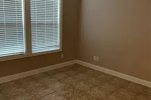 1018 S Booth Ln, Alvin, TX 77511 - Photo 10