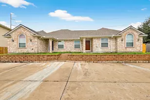 1402 Western Oaks Ct, Bryan, TX 77807 - Photo 1