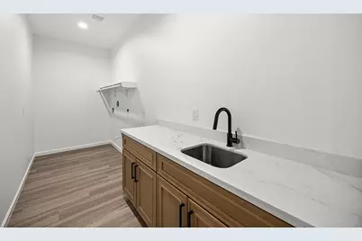 10426 Royal Oaks Drive, Houston, TX 77016 - Photo 18