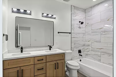 10426 Royal Oaks Drive, Houston, TX 77016 - Photo 12