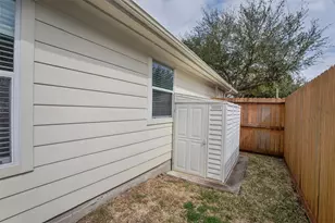 863 Sierra Brook Ln, League City, TX 77573 - Photo 34