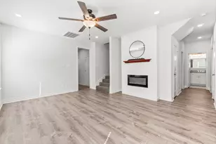 719 Cherokee Dr, Montgomery, TX 77316 - Photo 8
