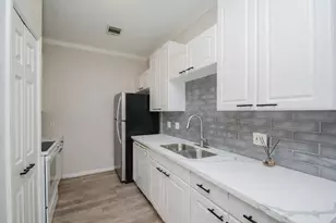 2612 Crocker St, Houston, TX 77006 - Photo 2