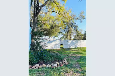 111 S Masonic Street, Bellville, TX 77418 - Photo 26