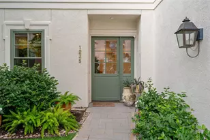 1235 Wynden Oaks Garden Dr, Houston, TX 77056 - Photo 2