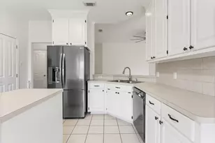 54 Tangerine Ct, Lake Jackson, TX 77566 - Photo 6