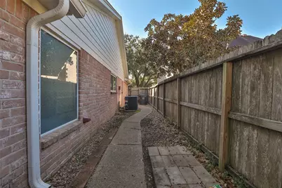 810 Palm Grove Circle, Sugar Land, TX 77498 - Photo 30