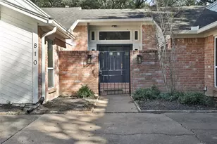 810 Palm Grove Cir, Sugar Land, TX 77498 - Photo 4