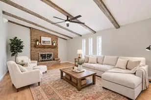 410 Riverside Dr, Alvin, TX 77511 - Photo 4