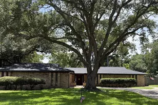 410 Riverside Dr, Alvin, TX 77511 - Photo 1