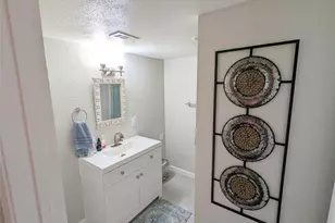 13374 Trail Hollow Dr, Houston, TX 77079 - Photo 12