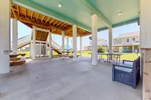 2010 Vista Dr, Crystal Beach, TX 77650 - Photo 10