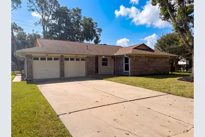 609 Heather Lane, Friendswood, TX 77546 - Photo 2
