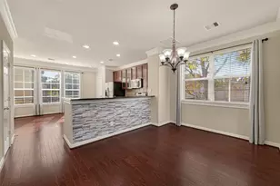 880 Fisher St, Houston, TX 77018 - Photo 8