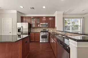 880 Fisher St, Houston, TX 77018 - Photo 12