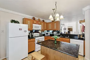 1818 Kemah Oaks Dr, Kemah, TX 77565 - Photo 8