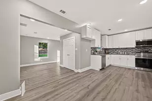 723 N Meyer St, Sealy, TX 77474 - Photo 18