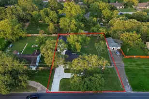 723 N Meyer St, Sealy, TX 77474 - Photo 6