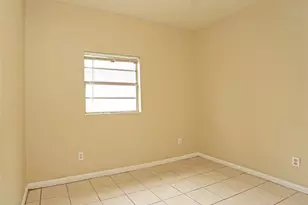 2460 W Shane St, Alvin, TX 77511 - Photo 8