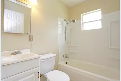 2460 W Shane Street #2, Alvin, TX 77511 - Photo 10