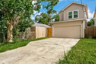 4741 Bricker St, Houston, TX 77033 - Photo 2